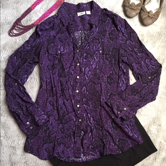❌(stolen) Purple Snakeskin Button Down Beauty - Picture 1 of 2